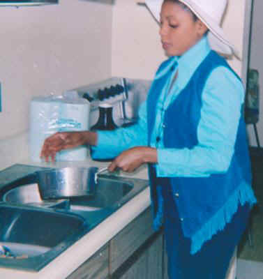 adenike8.jpg (19963 bytes)